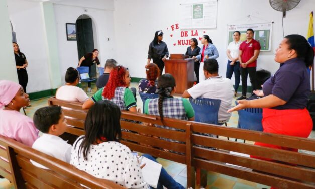 En Cartagena capacitan a los Comités de Alimentación Escolar para un mejor manejo del complemento alimentario en los colegios