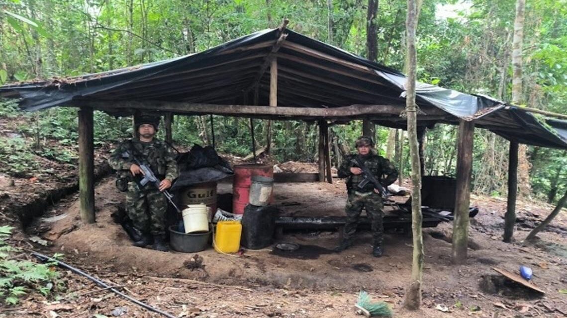 Ejército Nacional ubica y destruye un laboratorio para el procesamiento de pasta base de coca, en Antioquia.