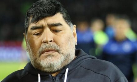 Tras casi ochos de la muerte de Maradona, se abre juicio contra ocho personas quienes son acusadas de homicidio simple con dolo eventual