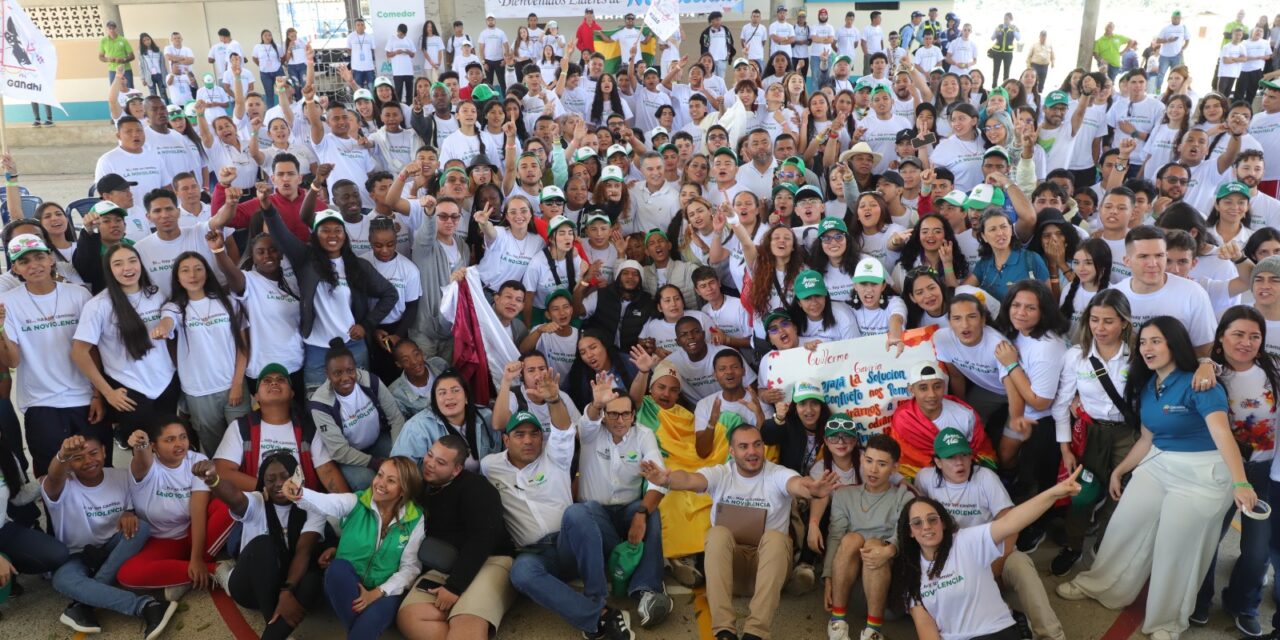 Más de 40 municipios están representados por los jóvenes en el Campamento Juvenil de Noviolencia 2023