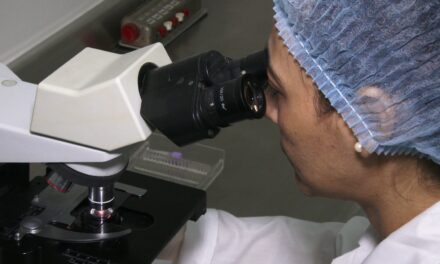 Estudios realizados en Kenia afirman que la aplicación de una dosi de la vacuna del VPH podría prevenir enfermedad del cáncer