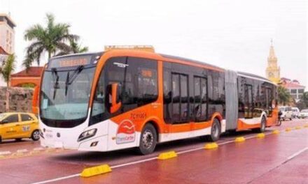 El ministro de Transporte asegura que Transcaribe de Cartagena es el único sistema masivo en Colombia que no está en quiebra