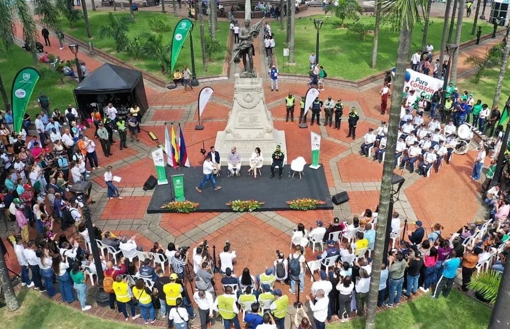 Se dio reapertura a la plaza Cayzedo