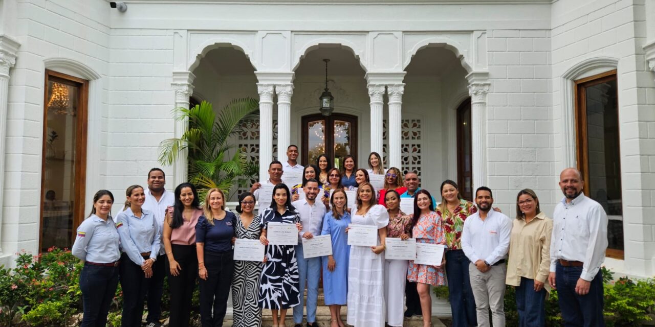 Escuela de Liderazgo Público de Cartagena entrega certificaciones a participantes de la quinta cohorte