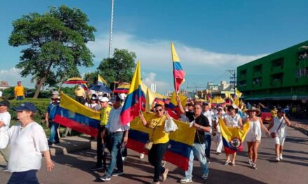 Marcha de la mayoría contra las políticas del presidente Petro fue nutrida en Cartagena.