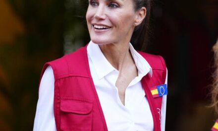 Reina de España Letizia visitó en Cartagena proyectos que apoya la Corona relacionadas con el patrimonio y agua potable.