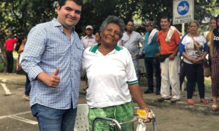En un acto de rebeldía, 67 primeras damas de Antioquia anunciaron respaldo a candidato Julián Bedoya