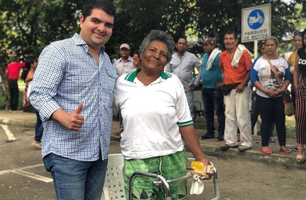 En un acto de rebeldía, 67 primeras damas de Antioquia anunciaron respaldo a candidato Julián Bedoya