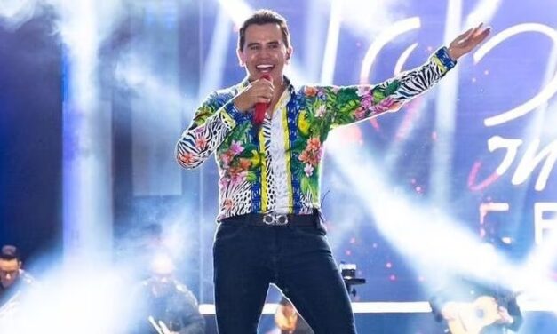 Jhonny Rivera revela el proceso para cantar en vivo con él y aclara detalles a sus seguidores