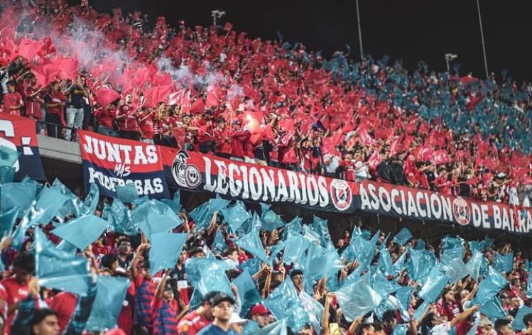 Sanción para hinchas visitantes en los clásicos de fútbol en Medellín continuará hasta fin de año
