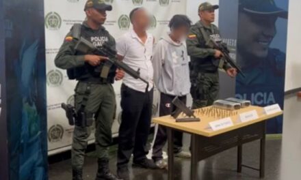 Capturan tres sujetos que extorsionaban con mini uzi en Medellín