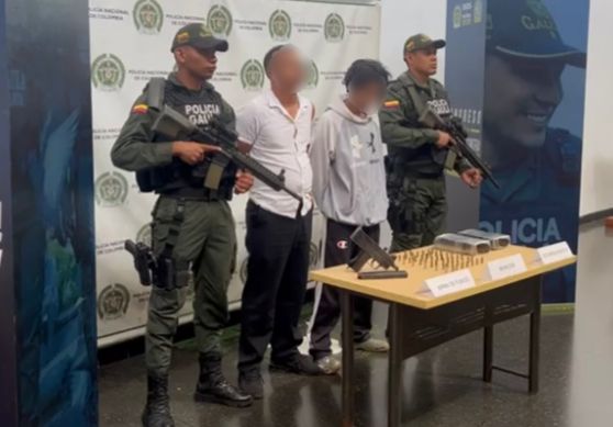 Capturan tres sujetos que extorsionaban con mini uzi en Medellín