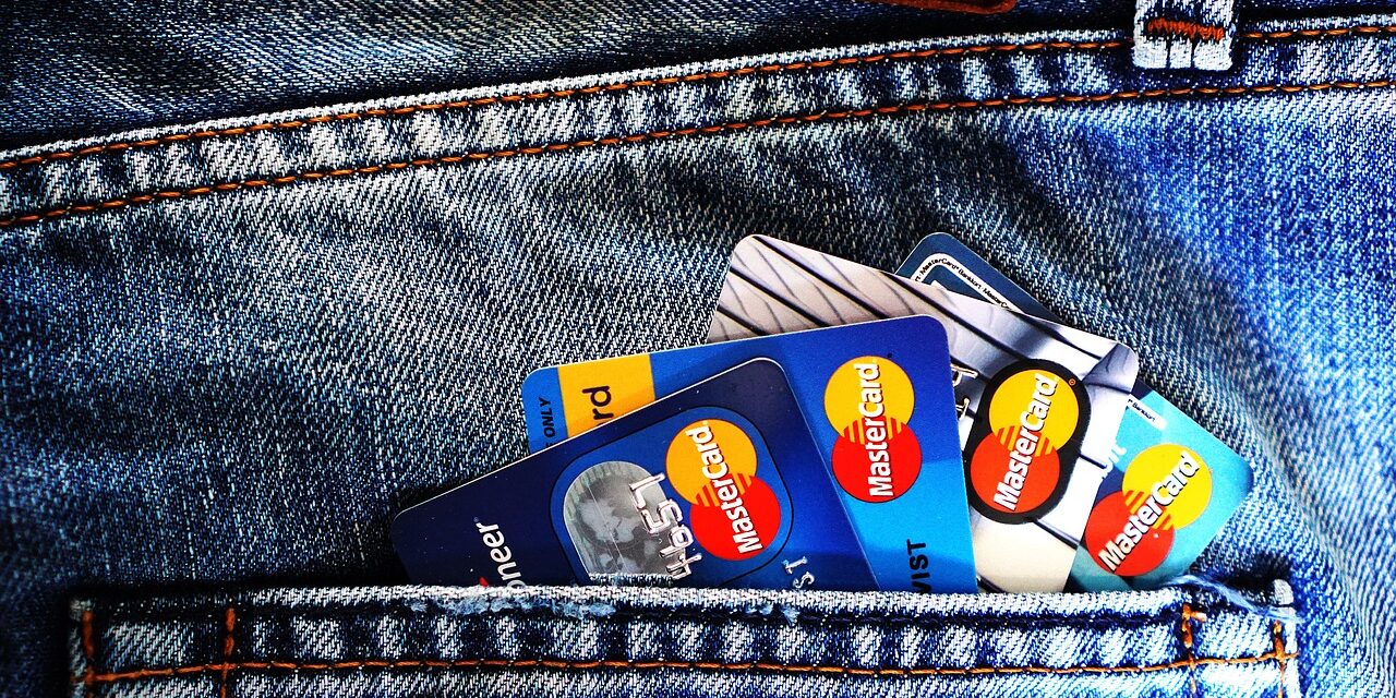 En 2022, entidades bancarias emitieron más de 14 millones de tarjetas de crédito