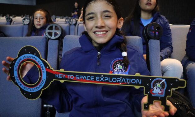 Estudiante de Medellín regresó de la NASA tras vivir experiencia de astronauta