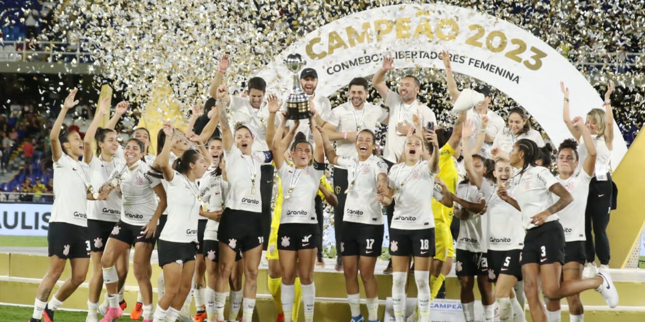 Corinthians, campeonas de América en el Pascual Guerrero