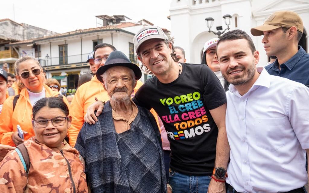 Fico Gutiérrez recorrió municipios del oriente antioqueño con los candidatos de su partido Creemos