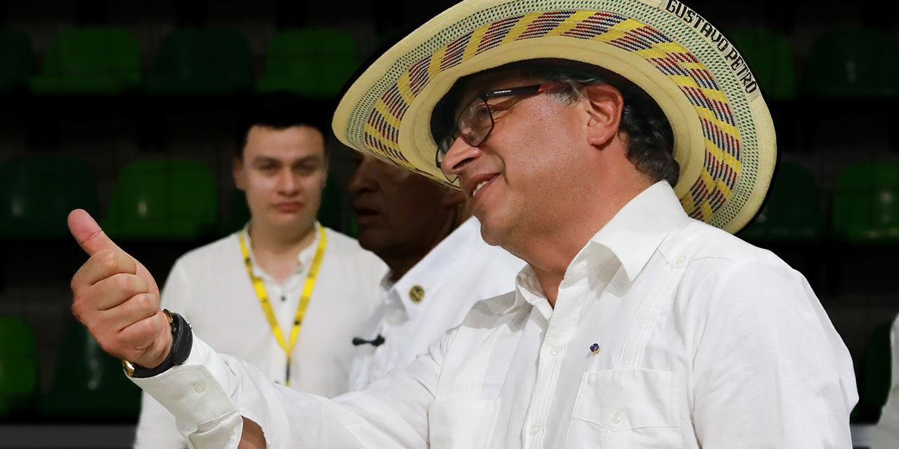 Costa Caribe: Gustavo Petro anuncia cambio de modelo eléctrico