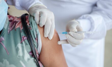 En Colombia aún no llegan vacunas actualizadas contra el COVID-19