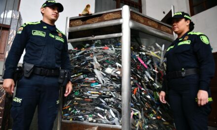 En Medellín se forjará una nueva escultura por la convivencia con más de 34.000 armas blancas incautadas