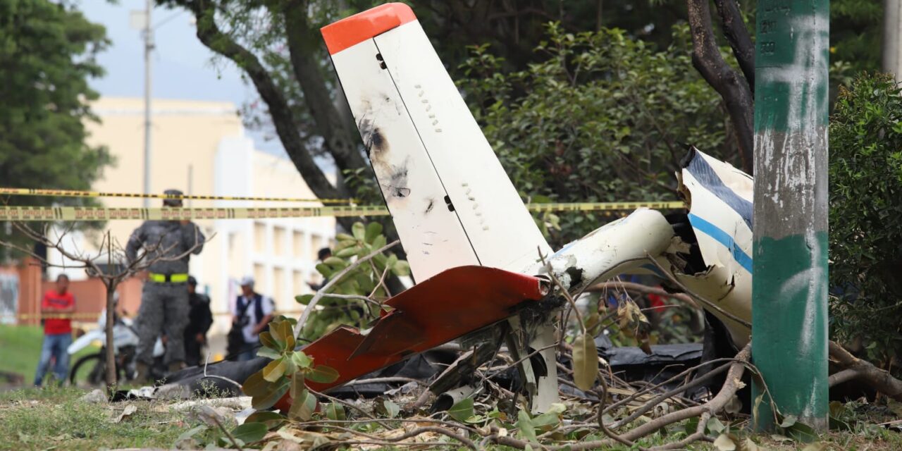 Autoridades inician investigación tras siniestro aéreo en el barrio Jorge Isaacs de Cali