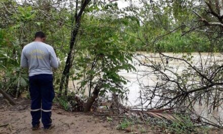 Menor arrastrada por creciente súbita en Turbo, Antioquia