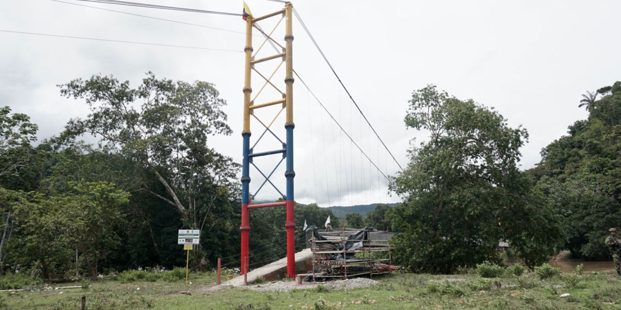 Gobernación de Antioquia entregó puente en Curbatá para dar mejor accesibilidad a las comunidades indígenas