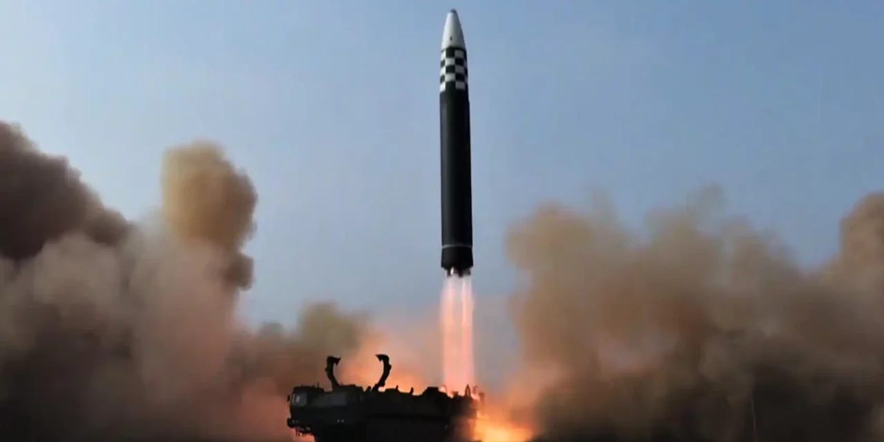 Denuncian posible ataque a Ucrania con 800 misiles desde Rusia