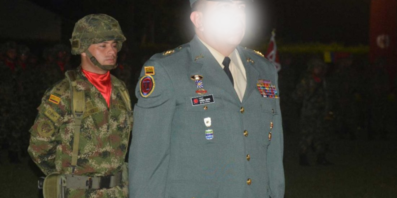 Coronel en retiro  es acusado de falsificar documentos para favorecer a contratistas