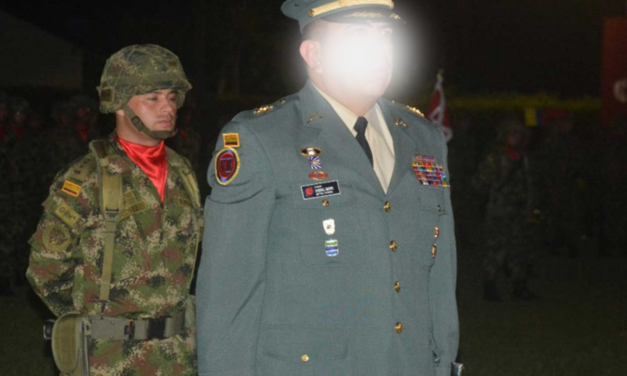 Coronel en retiro  es acusado de falsificar documentos para favorecer a contratistas