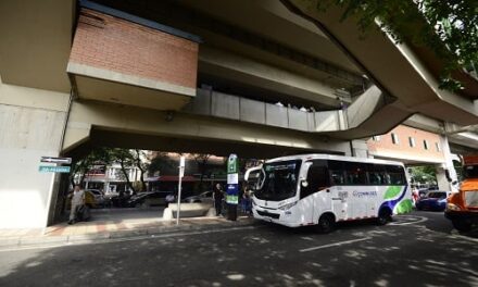 El metro más cerca del Aeropuerto JMC