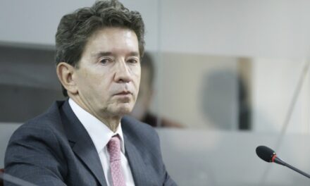 Oficial: Luis Pérez no acepta Curul de la Asamblea de Antioquia