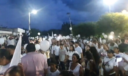 Multitudinaria marcha pidiendo la liberación del papá de Luis Díaz