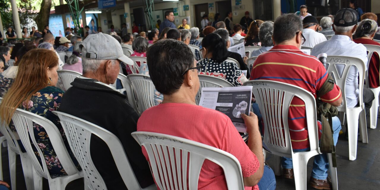 Con 15.000 millones de pesos son reparadas 1.227 víctimas en Medellín