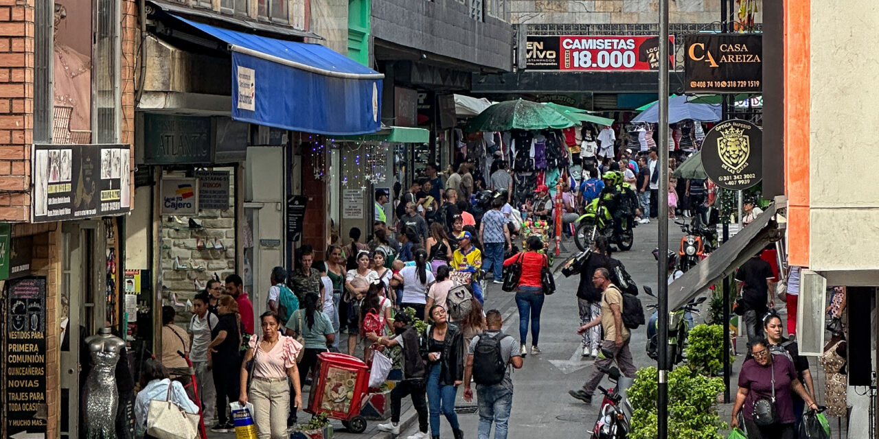 Comercio en el centro de Medellín abrirá de domingo a domingo hasta navidad
