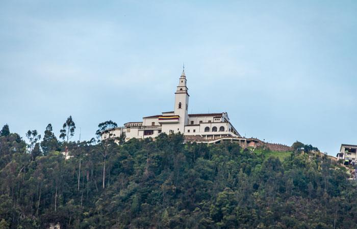 10 jóvenes, extraviados en el Cerro de Monserrate