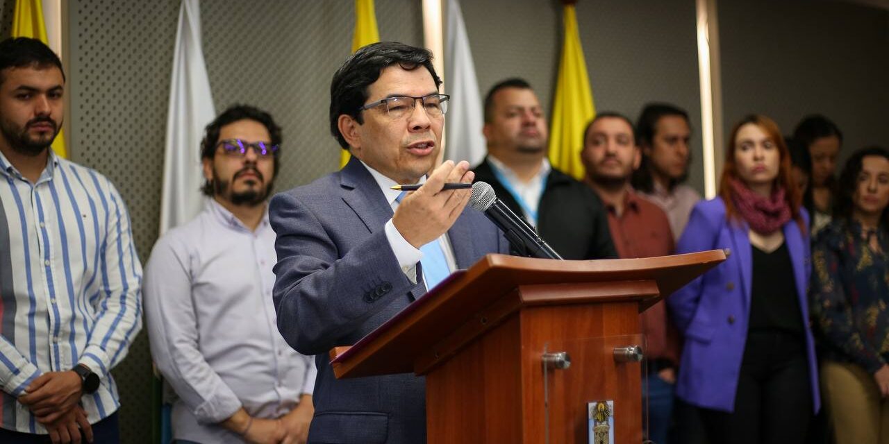 Alcalde Óscar Hurtado invitó a Fico Gutiérrez a un debate público en Medellín