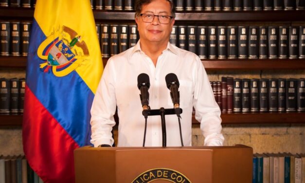 Petro: «Reforma laboral busca mejor salario y mayor estabilidad»
