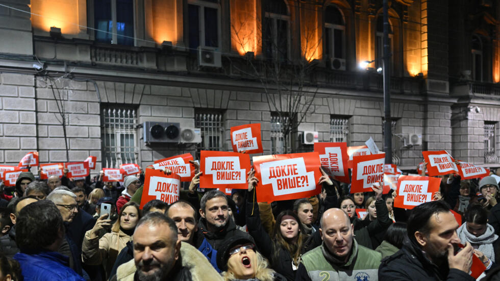 Oposición Serbia boicoteará repetición electoral por denuncias de fraude