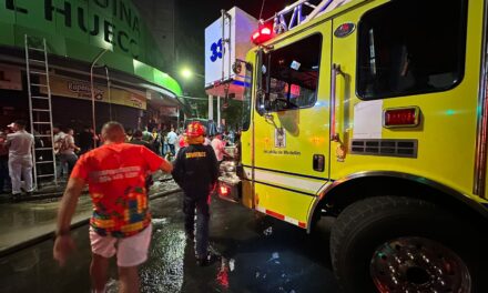 Incendio estructural en el sector El Hueco de Medellín, deja parcialmente 20 locales afectados