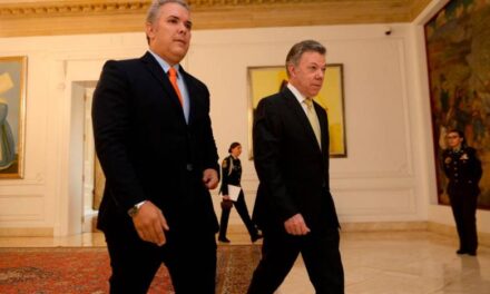 Juan Manuel Santos e Ivan Duque chocaron en redes sociales