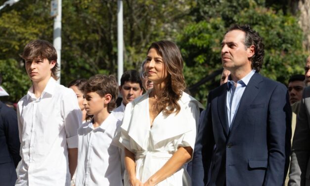 ¿Cuánto costó la posesión de Fico Gutiérrez en Medellín?