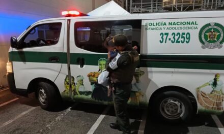 Autoridades rescatan a niña de 9 meses de edad abandonada en hotel del centro de Medellín