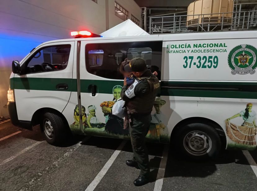 Autoridades rescatan a niña de 9 meses de edad abandonada en hotel del centro de Medellín