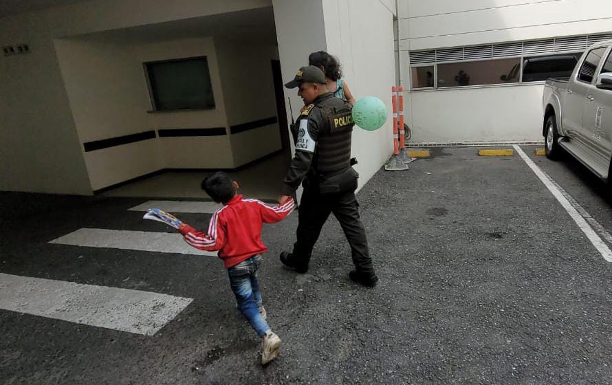 Policía rescata dos menores en El Poblado, Medellín