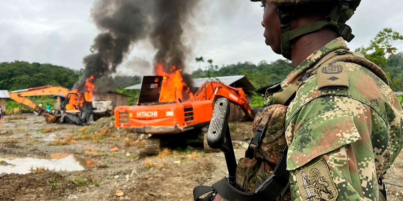Cauca: Destruyen maquinas de minería ilegal de cinco mil millones
