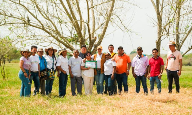Campesinos de Córdoba Reciben Tierras de Sociedad del Ubérrimo