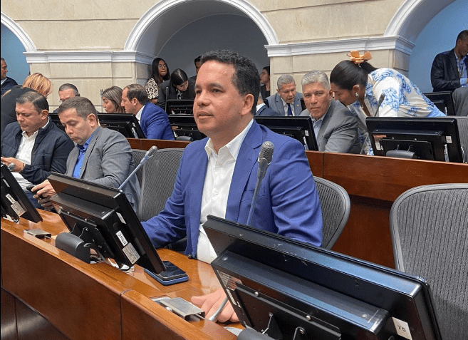 Presidente del Senado volvería a ser paisa: Carlos Andrés Trujillo