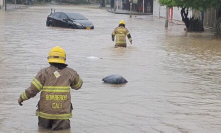 Fuertes lluvias causan inundaciones en Cali