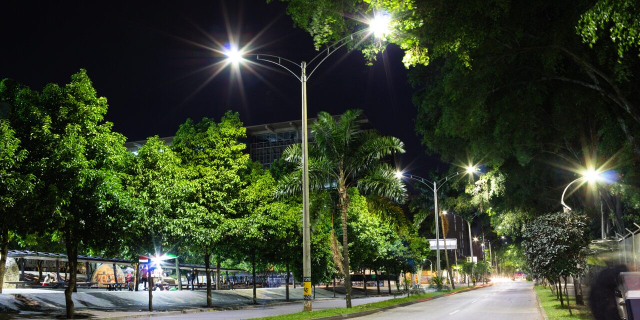 EPM da solución definitiva a luminarias intermitentes en Medellín