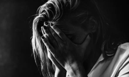 Más de 50 hombres acusados de abusar de una mujer en Francia